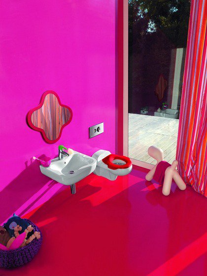 Яркий дизайн детской ванной комнаты 