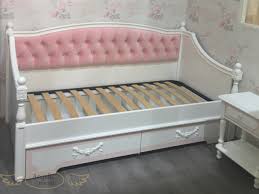 Диван-кровать прямой с двумя ящиками или спальным местом