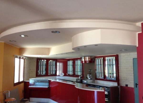 ремонт кухни - потолок из гипсокартона