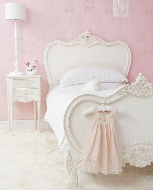фото Спальня в стиле прованс для маленькой принцессы