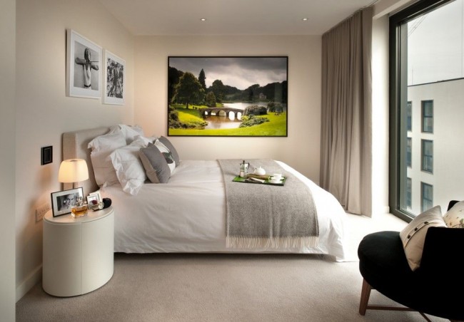 Яркая картина с изображением ручья освежит придаст комнате живописный вид