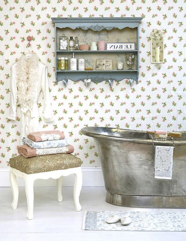 Ретро-ванна – настоящая находка для ванной комнаты в стиле прованс