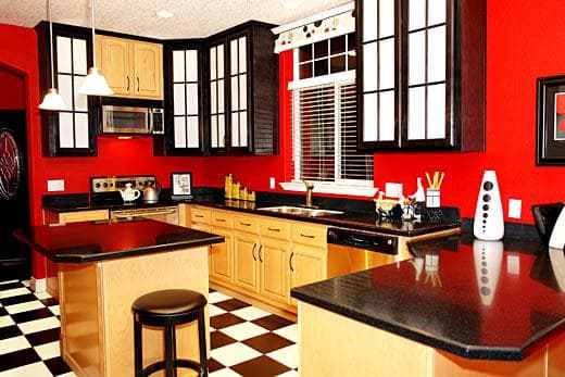 сочетание цветов для интерьера кухни: красный цвет
