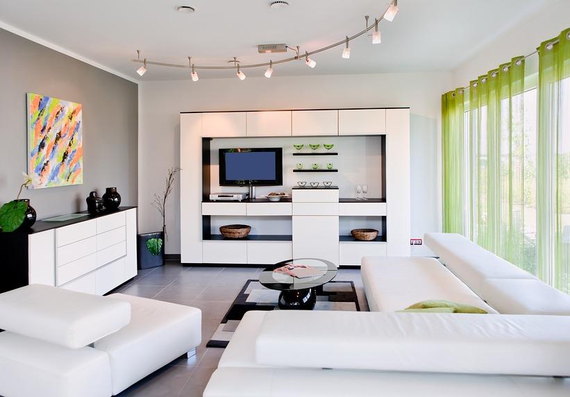 Если вы желаете, чтобы ваша гостиная выглядела гармонично и мебель только украшала комнату, всегда есть возможность обратиться к опытным специалистам, которые помогут принять решение относительно дизайна помещения