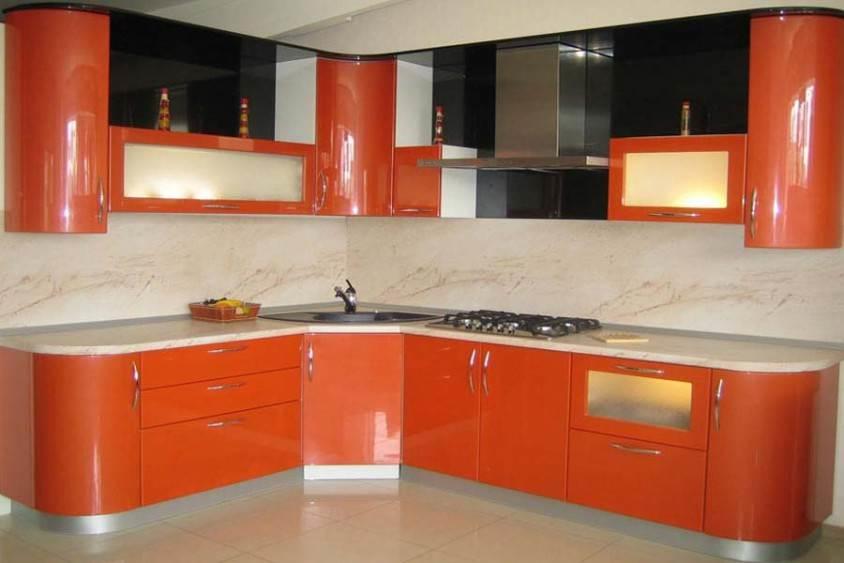 Угловые кухни из МДФ позволяют полнее использовать небольшое кухонное пространство