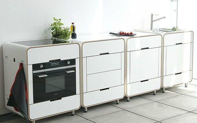 Дизайнерские модульные конструкции позволяют самостоятельно смоделировать интерьер кухни