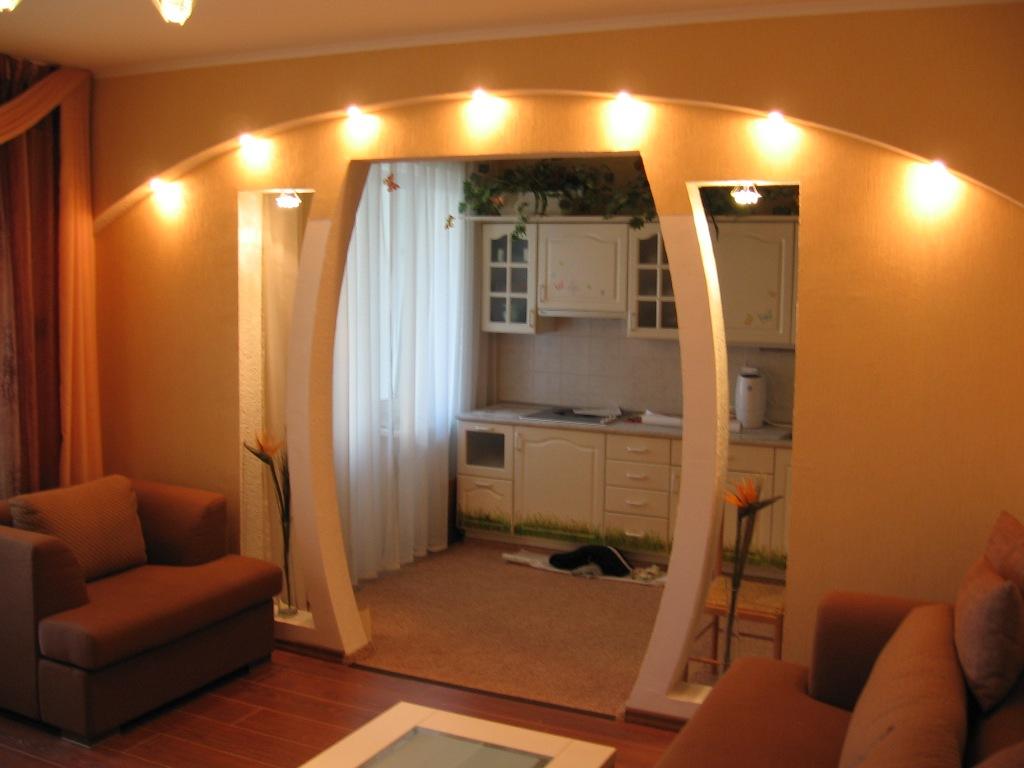 Наличие интересной фигурной арки украсит интерьер вашей квартиры