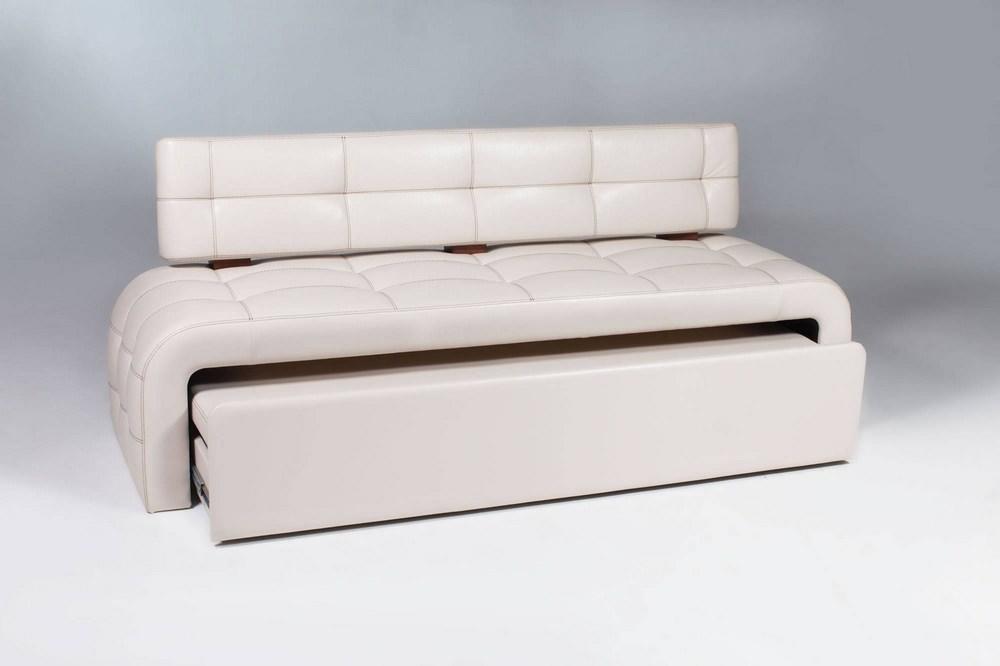 Прямой диван-кровать для кухни намного практичнее углового, к тому же, он менее громоздкий