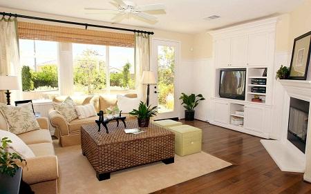 Выбирать стиль интерьера для гостиной необходимо, исходя из ее площади и предпочтений жителей дома 