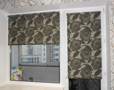 Рулонные шторы для кухни с балконом