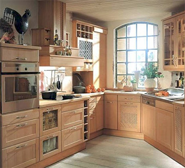 Кухонные фасады из бука отлично выписываются в интерьер кухни