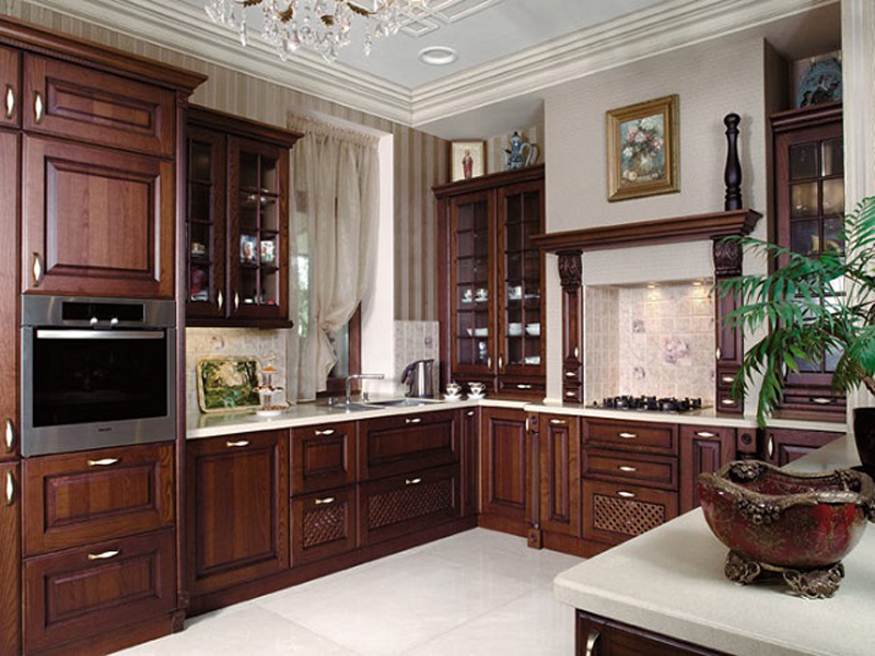 Темно-коричневый цвет в интерьере классической кухни