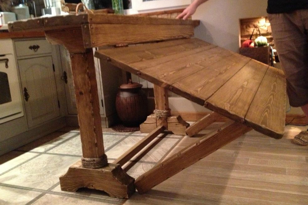 Дизайнерский деревянный стол-трансформер