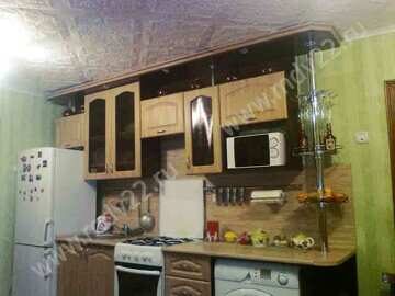 Модульная кухня с фасадами МДФ - ель карпатская в частном доме.