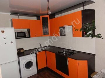 Кухня оранжевого цвета. Фасады МДФ - цитрус металлик.