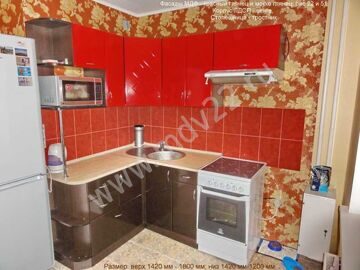 Кухня с фасадами МДФ - красный глянец и мокко глянец .