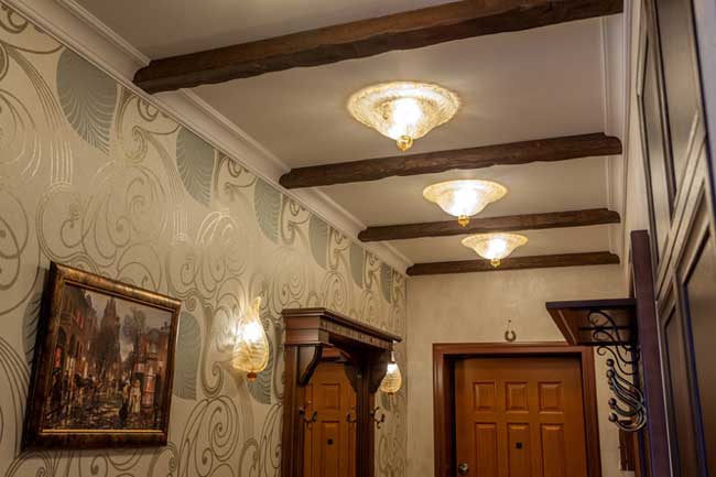Дизайн освещения коридора в квартире в классическом стиле
