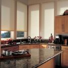 Современные жалюзи и шторы на кухню