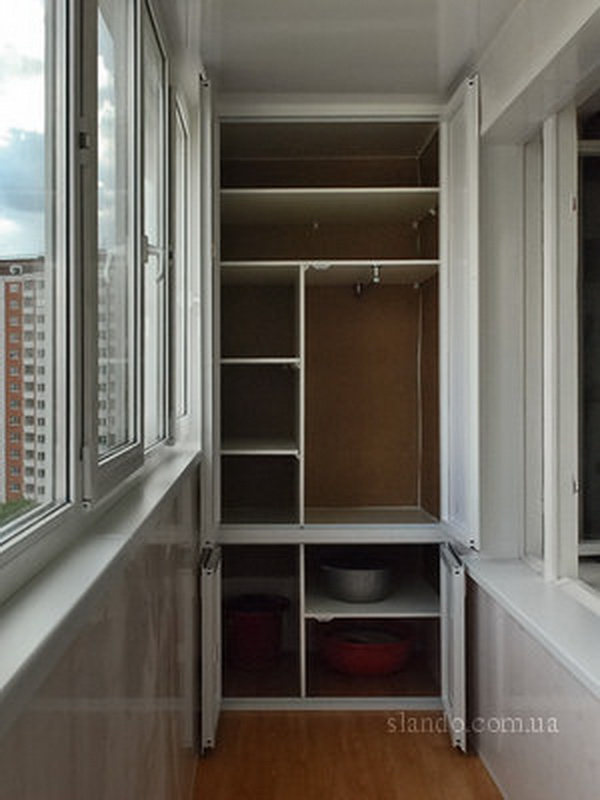 Шкафы на балконе
