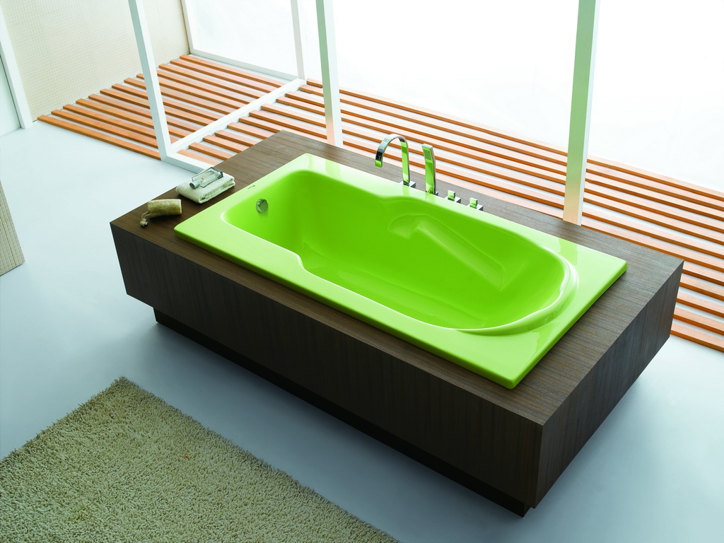 Зеленая акриловая ванная