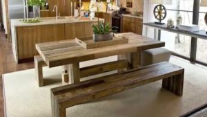 Обеденные деревянные столы