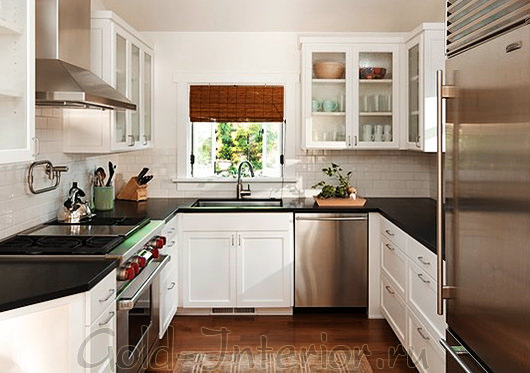 На фото минималистичный интерьер маленькой кухни