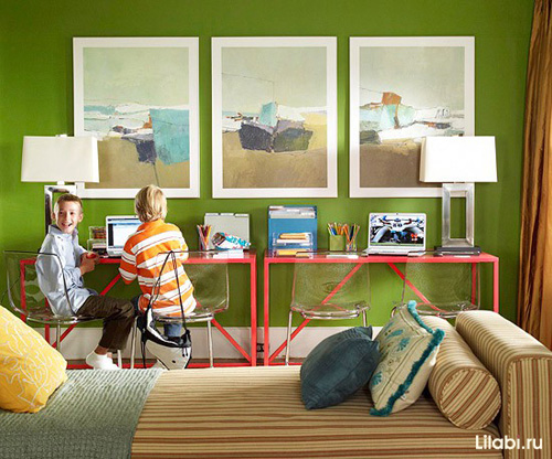 Дизайн детской комнаты для мальчика с яркими стенами
