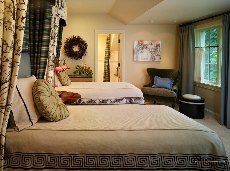 Дизайн спальни с двумя кроватями: оригинальные идеи комнаты для двоих на фото