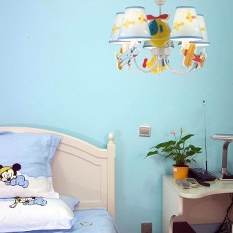 Люстры в детскую комнату для девочки (38 фото): потолочные модели для девочки-подростка и малышек