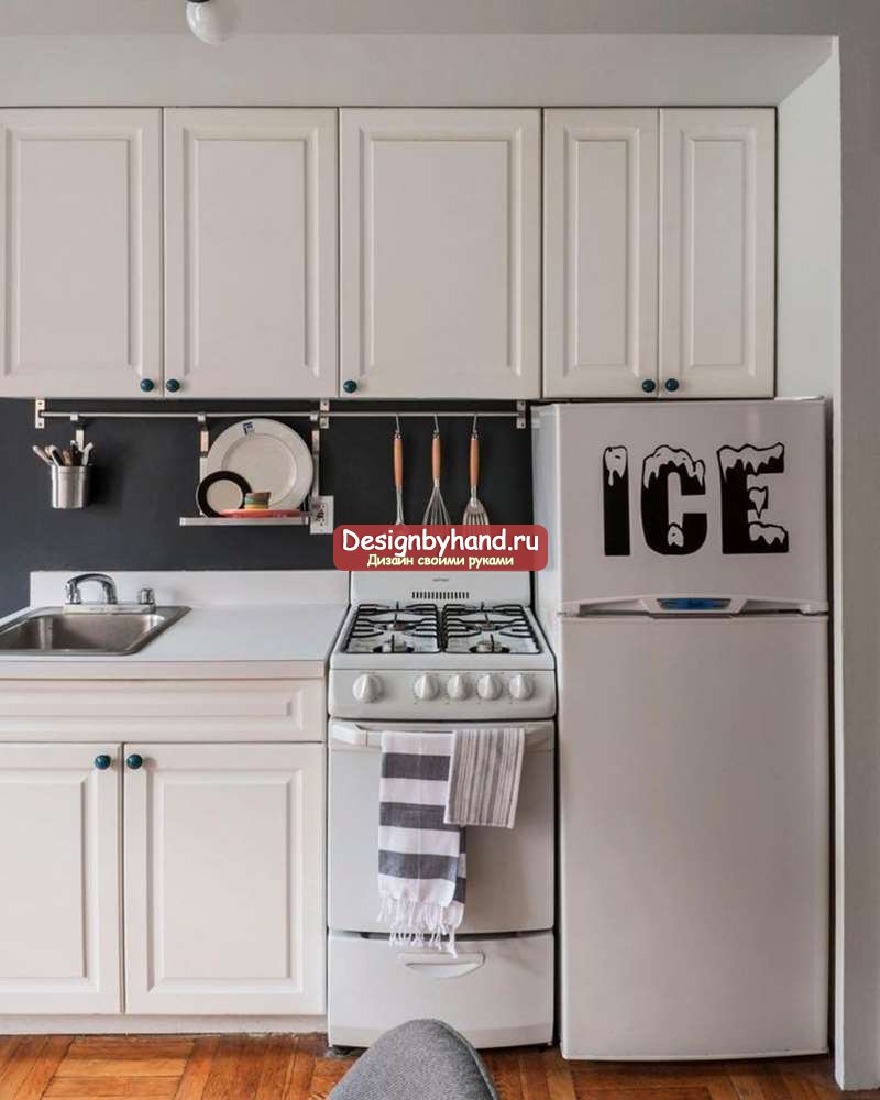 Дизайн маленькой кухни с холодильником: 40 фото и идей