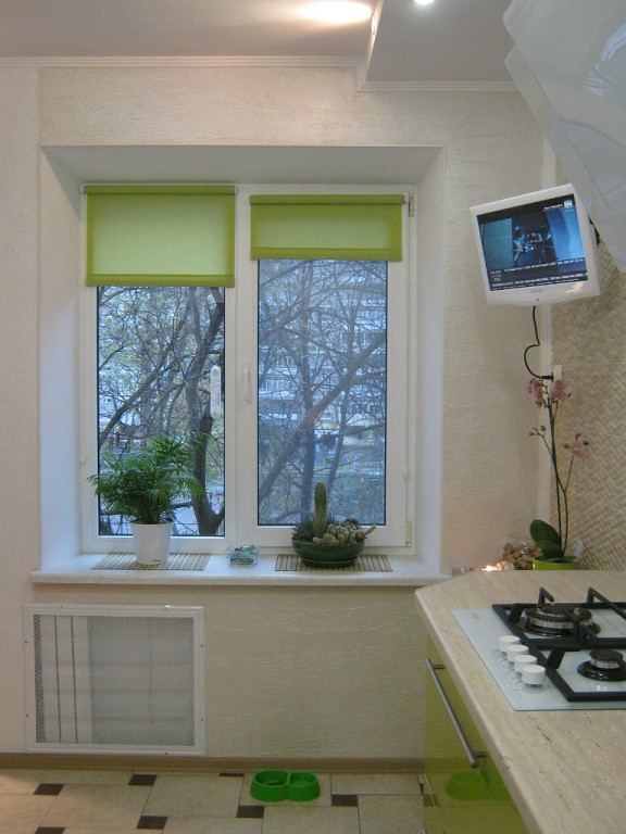 Короткие шторы для кухни (реальные фото)