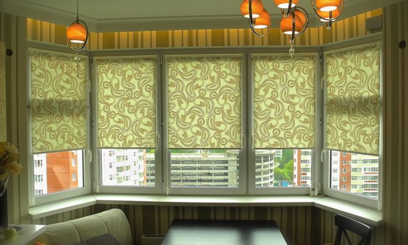 Дизайн кухни: рулонные шторы