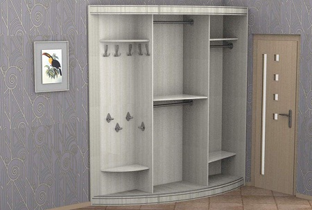 Шкафы-купе оснащены всеми необходимыми составляющими, предназначенными для хранения одежды, обуви и бытовых предметов 