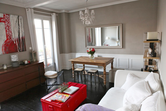 Гостиная небольшой квартиры в Париже