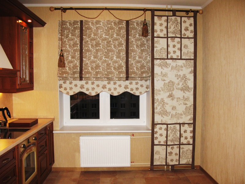 оформление окна кухни с балконом