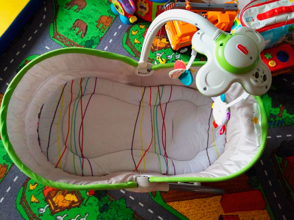 Фото спального места люльки-качалки для новорожденных
