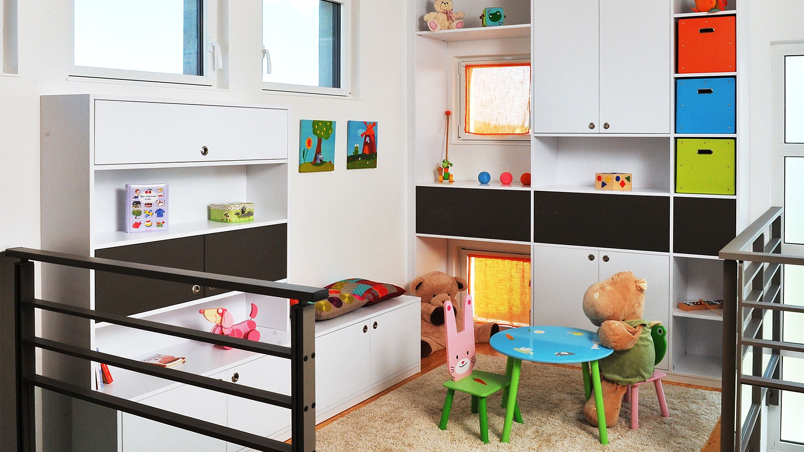 Эконом дизайн детской комнаты с модульной мебелью