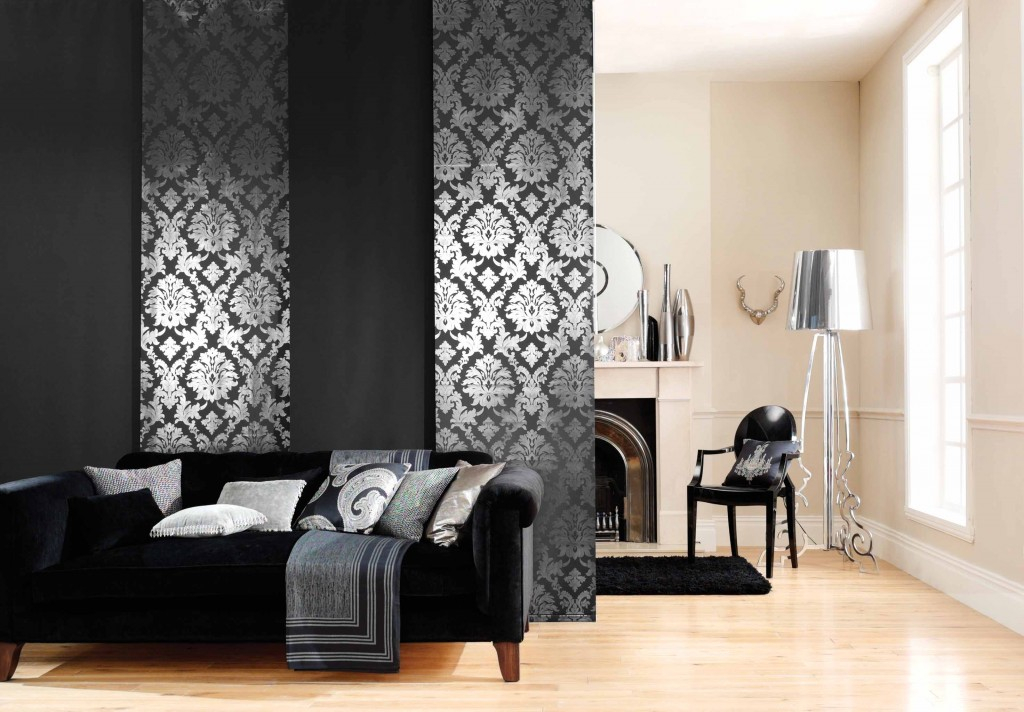 Стильные черные японские шторы для разделения пространства в гостиной