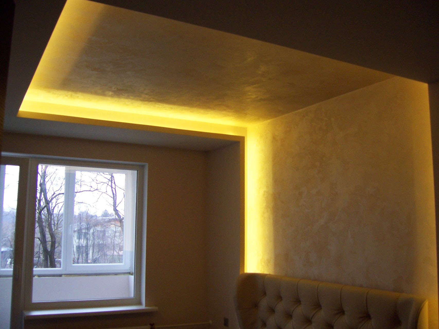 Светодиодная подсветка двухуровнего потолка