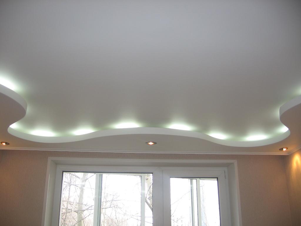 Гипсовый потолок со светодиодной подсветкой