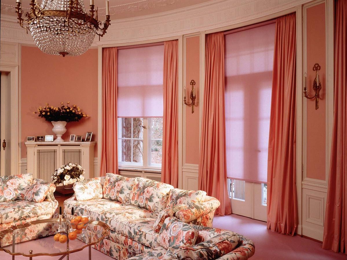 Розовые рулонные шторы