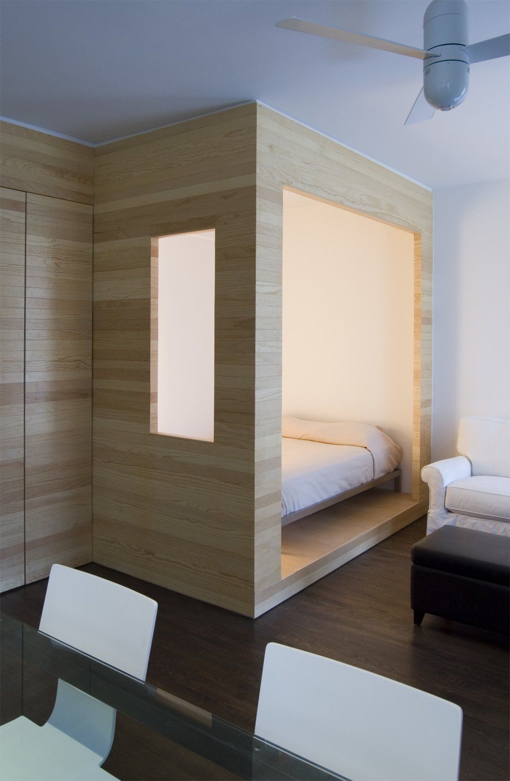 Кровать подиум деревянная