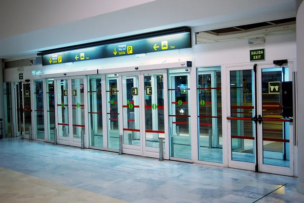 Аэропорт терминал ворота — стоковое фото