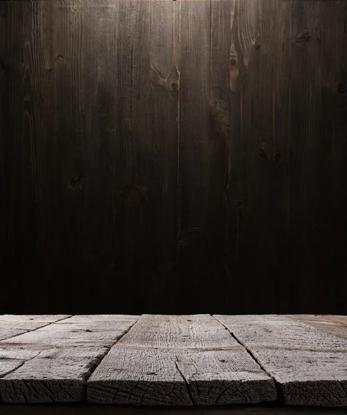 Темный деревянный фон текстура. Полки древесины, гранж промышленных интерьер с лампочкой — стоковое фото