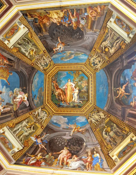 Потолком эпохи Возрождения — стоковое фото