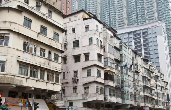 Старые жилые дома в Гонконге — стоковое фото