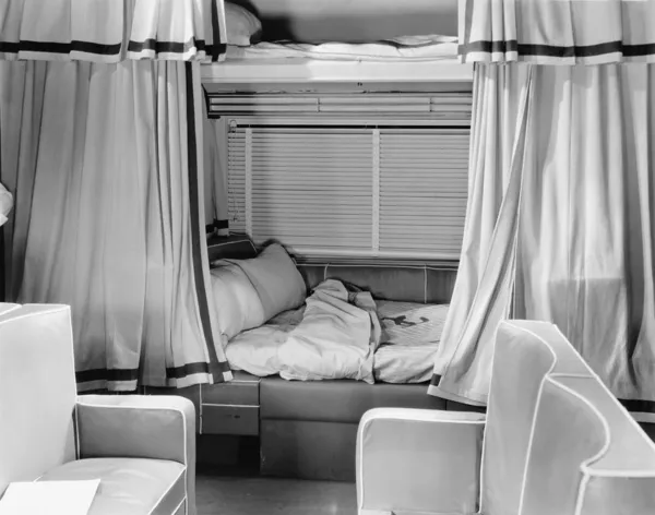 Спальный отсек на поезде — стоковое фото